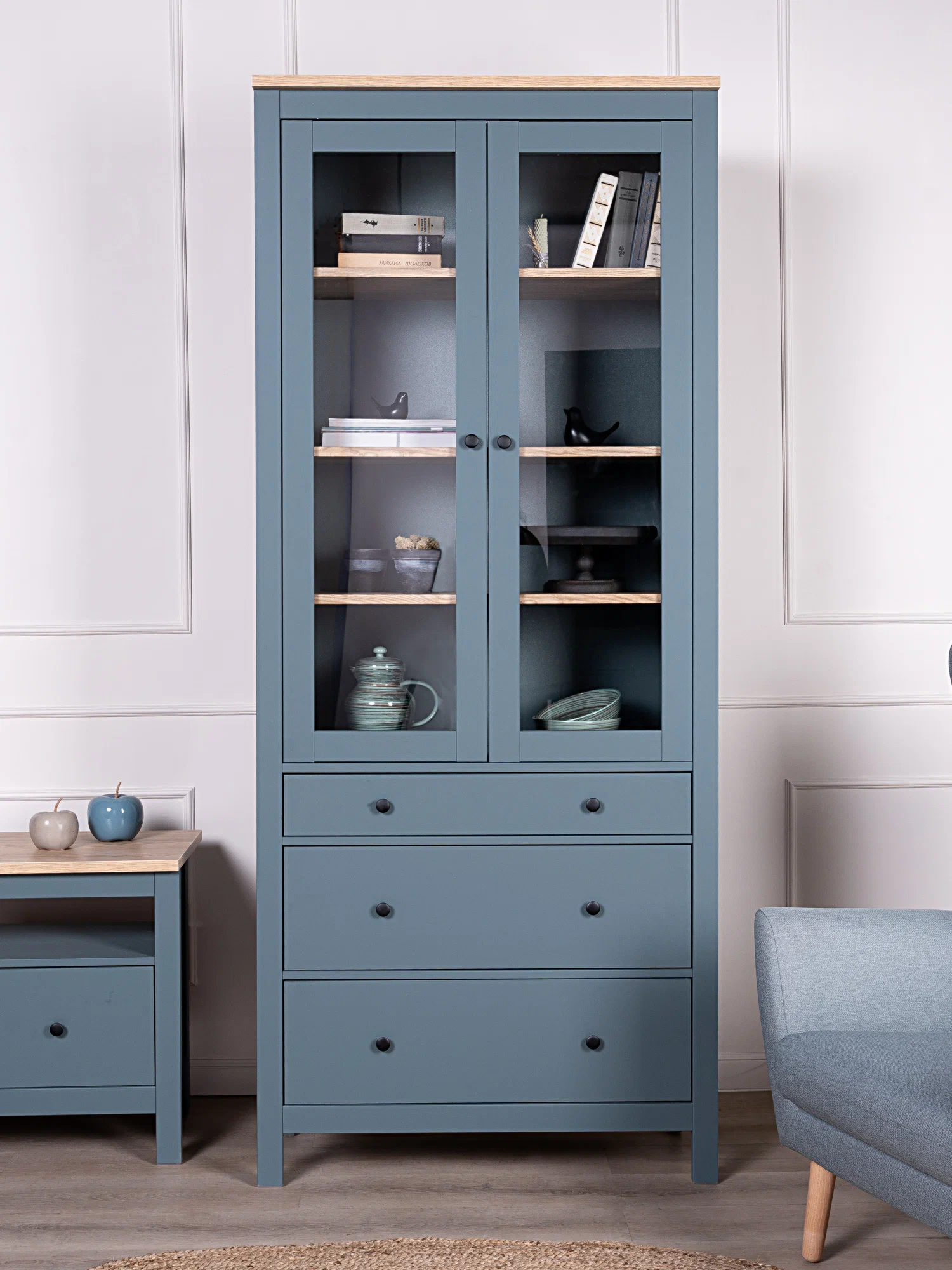 Шкаф Сага 90 с витриной, темно-бирюзовый/ясень в Екатеринбурге - gold-germes.ru | фото